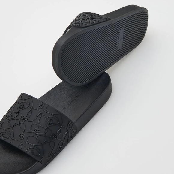 NWT Disney Mickey Mouse Slide Sandal Black Licensed - Picture 5 of 11